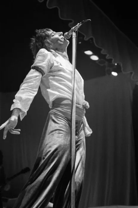 Framed Print : Rod Stewart performing on stage in Helsinki, Finland, during his European Tour 1976