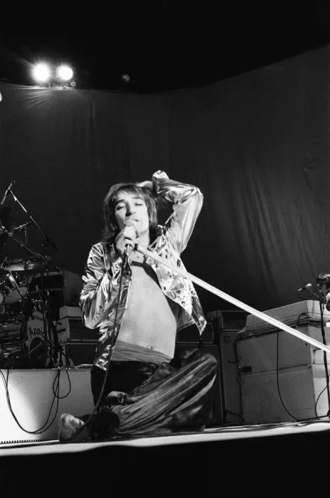 Framed Print : Rod Stewart performing on stage in Helsinki, Finland, during his European Tour 1976 Framed Print : Rod Stewart performing on stage in Helsinki, Finland, during his European Tour 1976