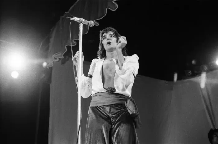 Framed Print : Rod Stewart performing on stage in Helsinki, Finland, during his European Tour 1976 Framed Print : Rod Stewart performing on stage in Helsinki, Finland, during his European Tour 1976