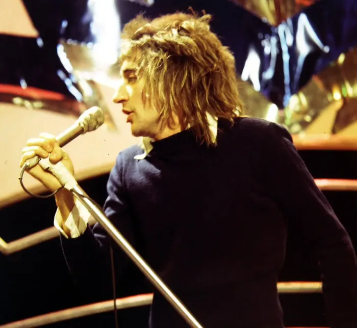 Framed Print : Rod Stewart - Pop Star - The Faces seen here during rehearsals for the BBC Framed Print : Rod Stewart - Pop Star - The Faces seen here during rehearsals for the BBC