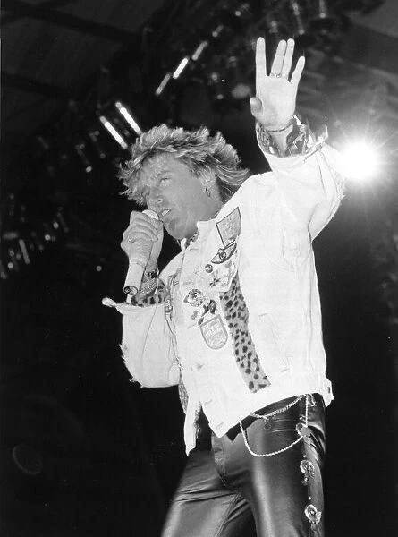 Rod Stewart on stage in his Forties in 1986