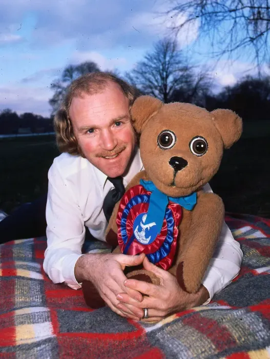 Framed Print : Roger de Courcey ventriloquist with Nookie bear January 1976