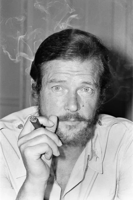 Framed Print : Roger Moore who is in London for the World charity premiere of the new James Bond film Framed Print : Roger Moore who is in London for the World charity premiere of the new James Bond film