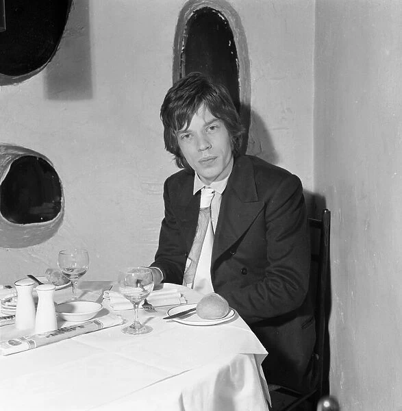 Rolling Stones: 23 December 1966, Dinner for one at Trattoria Terrazza Italian restaurant