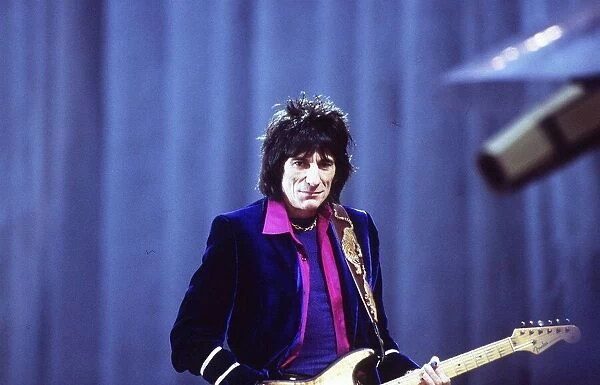 Rolling Stones in concert at Wembley Stadium 11th June 1999 Ronnie Wood
