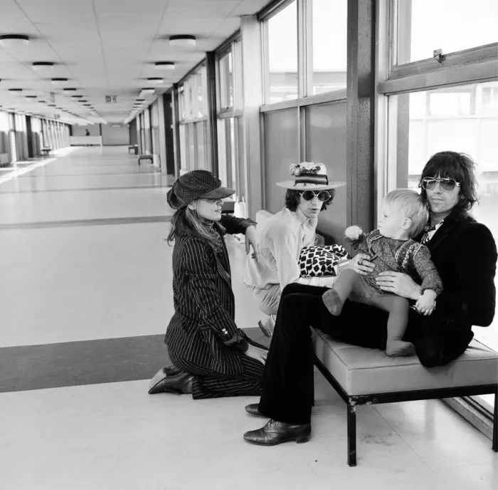 Framed Print : Rolling Stones guitarist Keith Richards with Anita Pallenberg