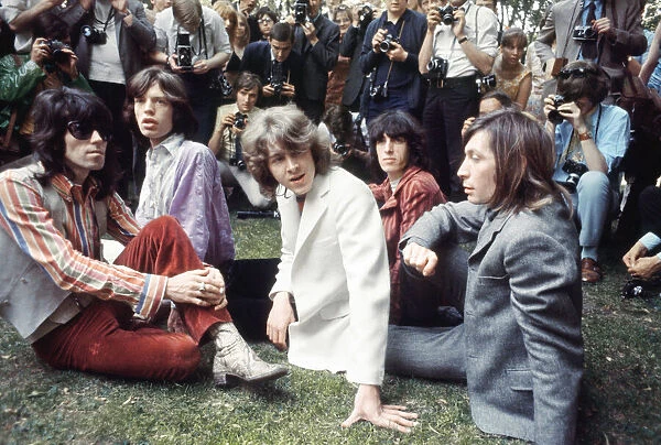 Rolling Stones : Introducing the Mick Taylor (centre photo