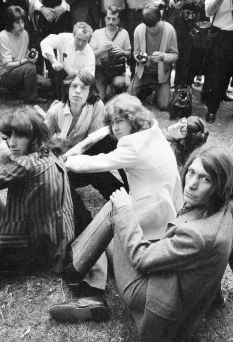 Framed Print : Rolling Stones : Introducing the Mick Taylor (centre photo Framed Print : Rolling Stones : Introducing the Mick Taylor (centre photo