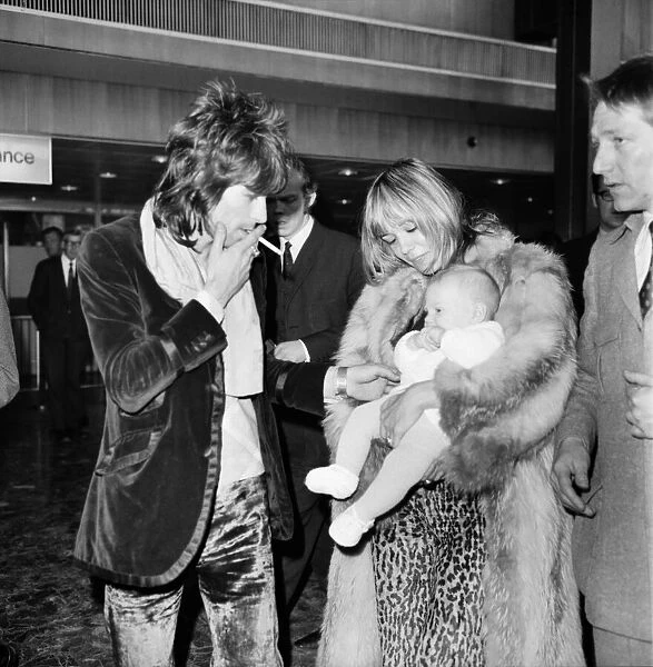 Rolling Stones, Keith Richard at Heathrow Airport with Anita Pallenberg