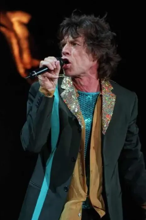  : Rolling Stones: Mick Jagger on stage in Chicago in October 1997