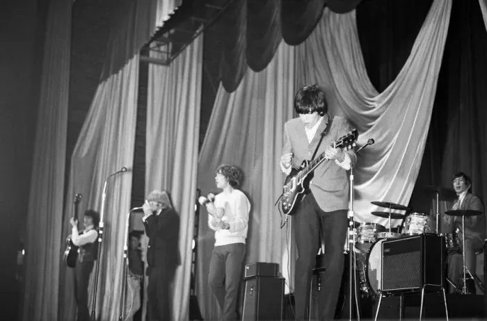 Framed Print : The Rolling Stones performing at the ABC Cinema Chester while on tour with Inez & Charlie Framed Print : The Rolling Stones performing at the ABC Cinema Chester while on tour with Inez & Charlie