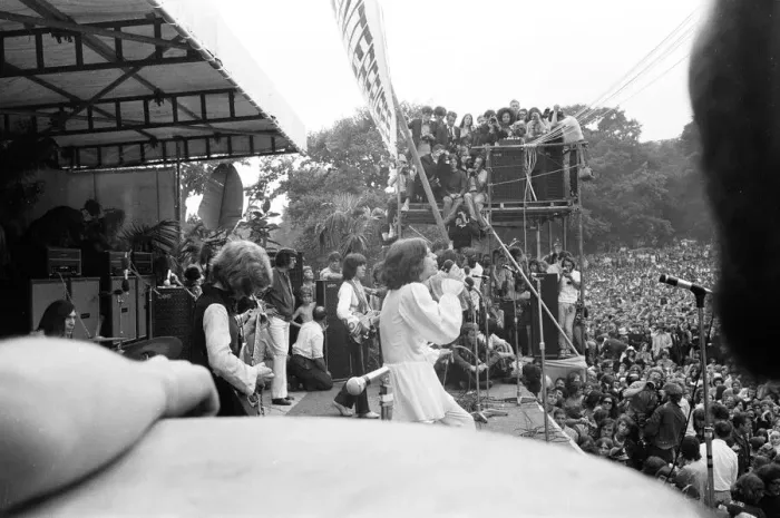 Framed Print : Rolling Stones performing at Hyde Park. 5th July 1969 Framed Print : Rolling Stones performing at Hyde Park. 5th July 1969