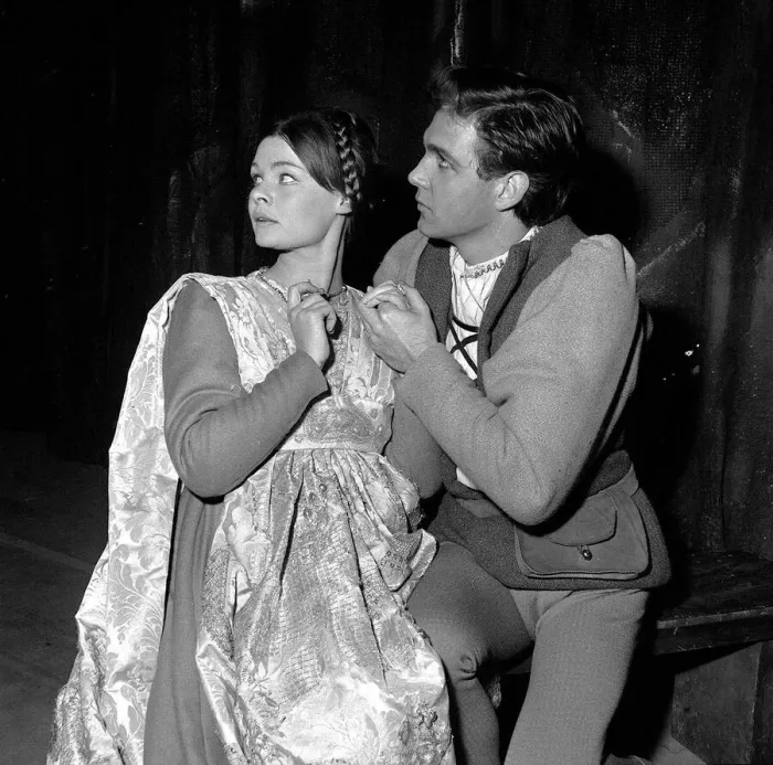 Framed Print : Romeo and Juliet'October 1960 Judi Dench as Juliet Framed Print : Romeo and Juliet'October 1960 Judi Dench as Juliet