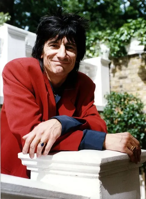 Framed Print : Ronnie Wood of the Rolling Stones. 6th August 1992 Framed Print : Ronnie Wood of the Rolling Stones. 6th August 1992