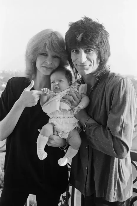 Framed Print : Ronnie Wood, his wife Jo Wood introduce their daughter Leah, aged 5 weeks old Framed Print : Ronnie Wood, his wife Jo Wood introduce their daughter Leah, aged 5 weeks old