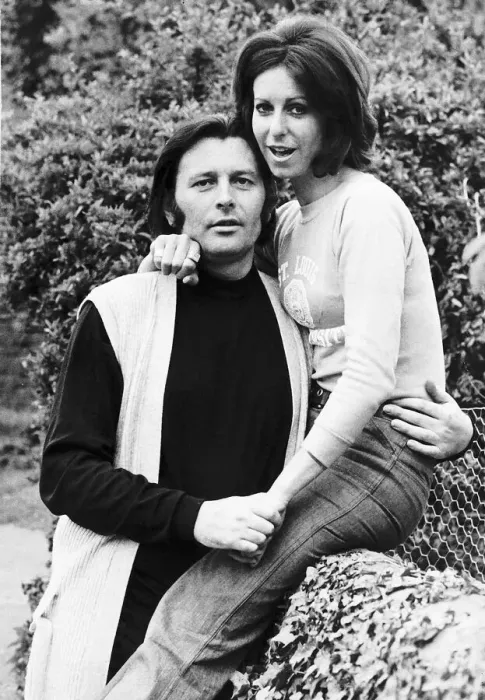 Framed Print : Ros Drinkwater Actress with boyfriend Andras Lurucz DBase