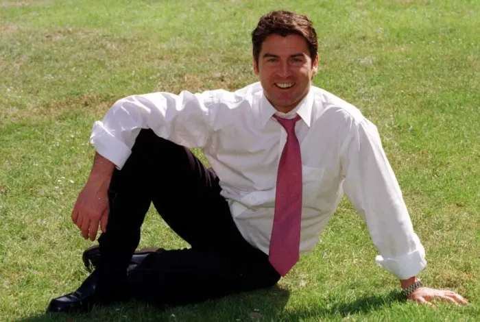 Framed Print : Ross Kelly TV Presenter May 1999 Pictured outside GMTV Studios in London Framed Print : Ross Kelly TV Presenter May 1999 Pictured outside GMTV Studios in London