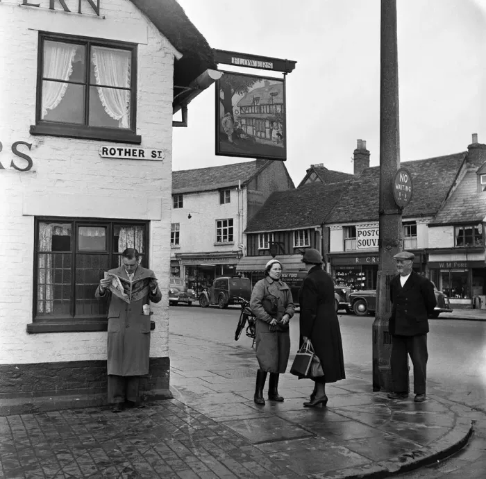 Framed Print : Rother Street in Stratford-upon-Avon, Warwickshire. April 1954