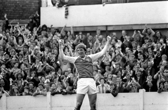 Framed Print : Rotherham 2 v. Luton 2. April 1982 MF06-38-030 Local Caption Division 2 Football
