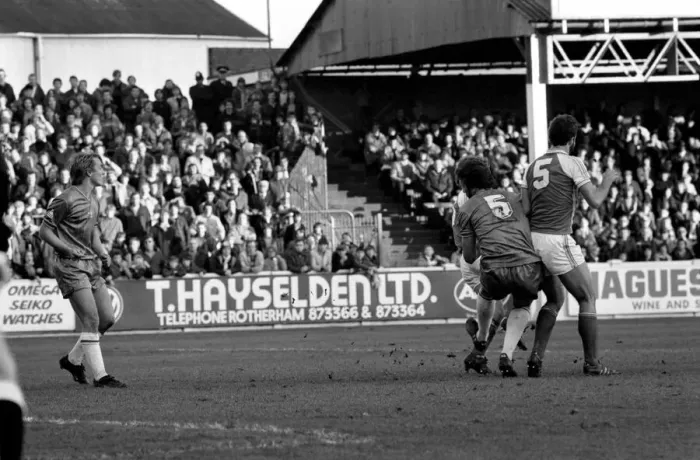 Framed Print : Rotherham United 6 v. Chelsea 0. Division 2 Football October 1981 MF04-14-003 Framed Print : Rotherham United 6 v. Chelsea 0. Division 2 Football October 1981 MF04-14-003