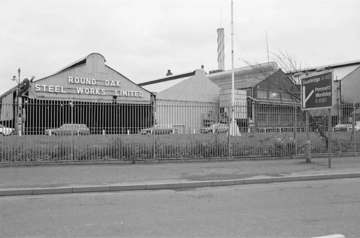 Framed Print : Round Oak Steelworks, Brierley Hill, West Midlands, 17th November 1982 Framed Print : Round Oak Steelworks, Brierley Hill, West Midlands, 17th November 1982