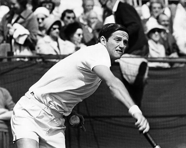 Roy Emerson in action against Mark Cox during Wimbledon. April 1968 P011385