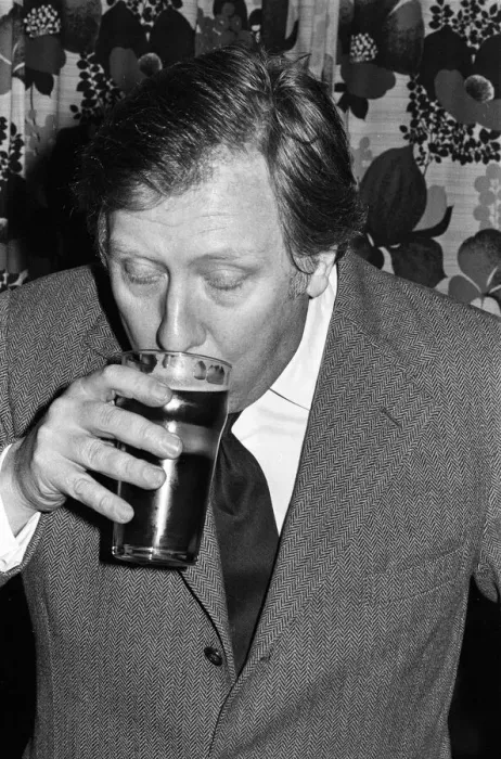 Framed Print : Roy Hattersley drinks a pint of beer in the Sparkbrook Labour Club. 26th February 1977 Framed Print : Roy Hattersley drinks a pint of beer in the Sparkbrook Labour Club. 26th February 1977