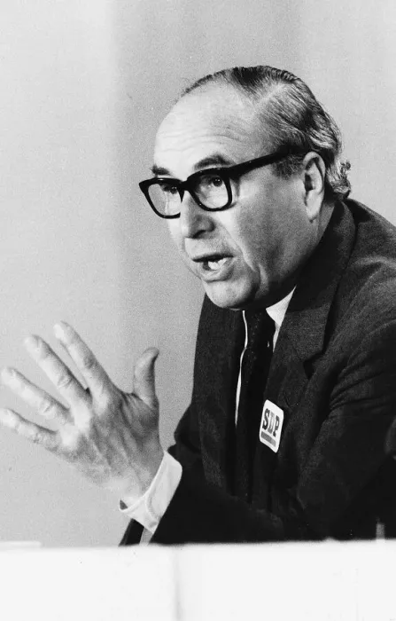 Framed Print : Roy Jenkins MP speaking at SDP meeting Framed Print : Roy Jenkins MP speaking at SDP meeting