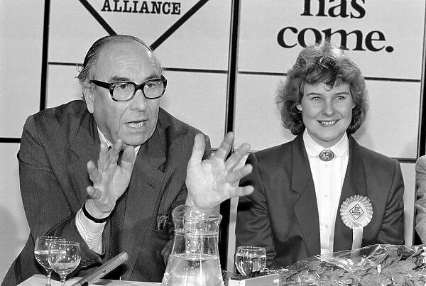 Roy Jenkins and Rosie Barnes at a SDP. Press conference for the Greenwich by-election