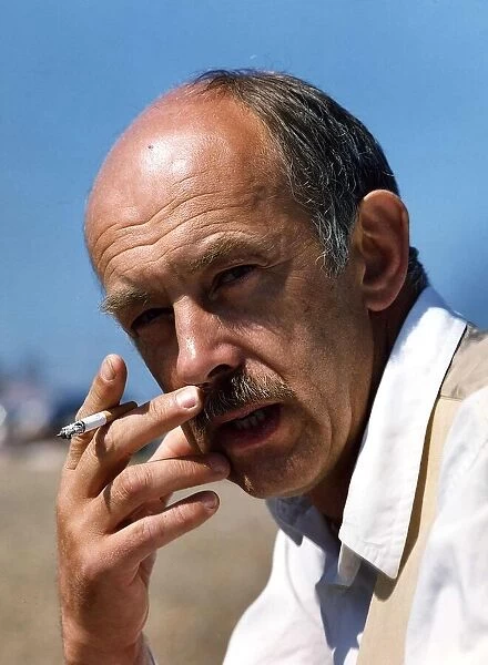 Roy Marsden actor smoking a cigarette A©Mirrorpix