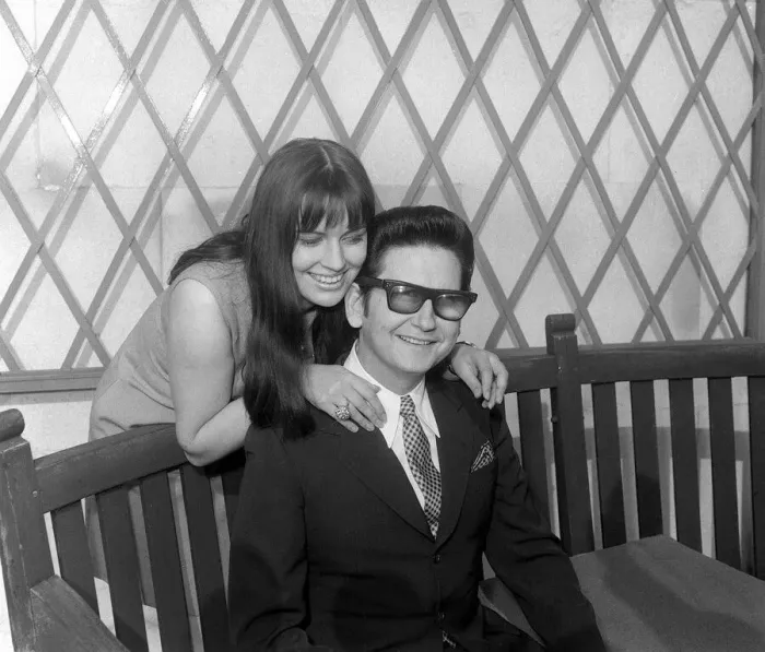 Framed Print : Roy Orbison with his new wife Barbara AnneMarie April 1969 in London Framed Print : Roy Orbison with his new wife Barbara AnneMarie April 1969 in London