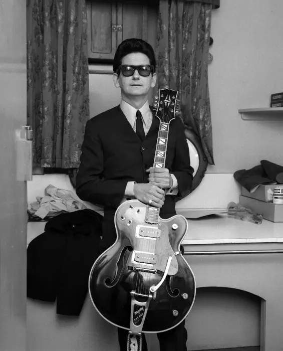 Framed Print : Roy Orbison Singer in the dressing room of the London Paladium. 7th March 1965 Framed Print : Roy Orbison Singer in the dressing room of the London Paladium. 7th March 1965