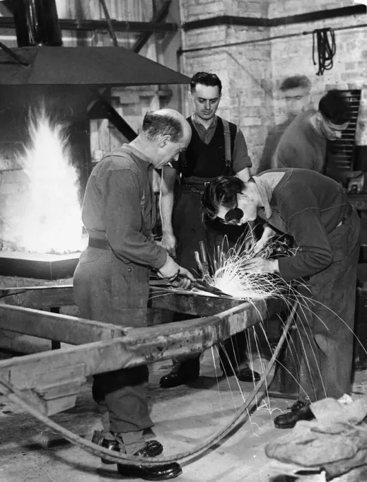 Framed Print : A Royal Army Ordnance Corps workshop, established in the west Country to keep in working