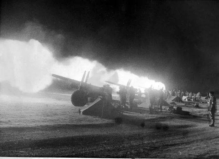 Framed Print : Royal artillery seen here taking part in a night firing exercise on Salisbury Plain 4th Framed Print : Royal artillery seen here taking part in a night firing exercise on Salisbury Plain 4th