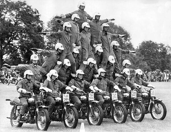 The Royal Corps of Signals Display team (The White Helmiets