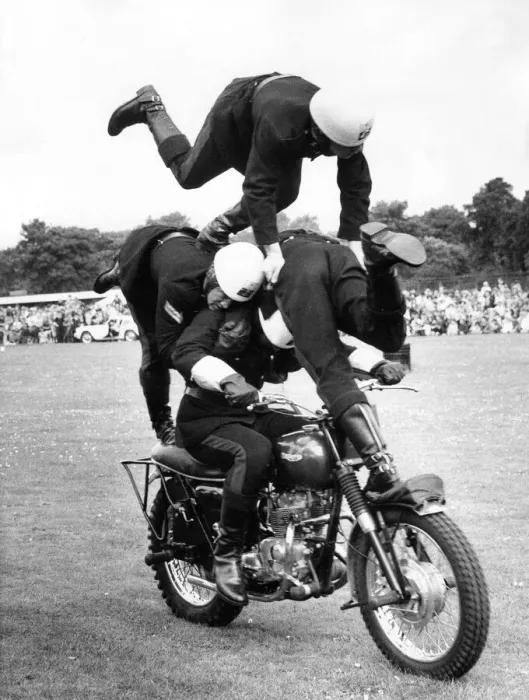 Framed Print : The Royal Corps of Signals Display team at the Tyneside Summer Exhibition