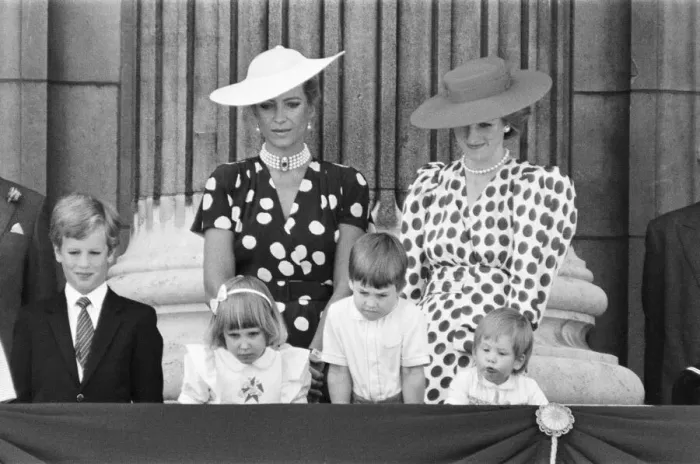 Framed Print : The Royal Family assemble on the balcony of Buckingham Palace for The Trooping of