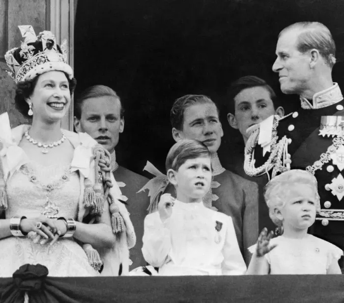 Framed Print : Royal Family on Balcony at Buckingham Palace, London, pictured after Coronation