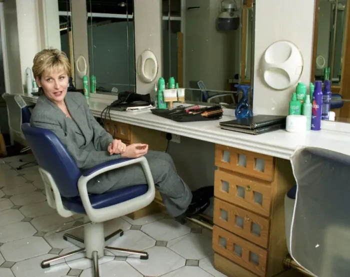 Framed Print : Royal Hairdresser Denise McAdam 1999 in her salon in London