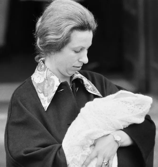 Framed Print : Her Royal Highness Anne leaves St Marys Hospital in Paddington Framed Print : Her Royal Highness Anne leaves St Marys Hospital in Paddington