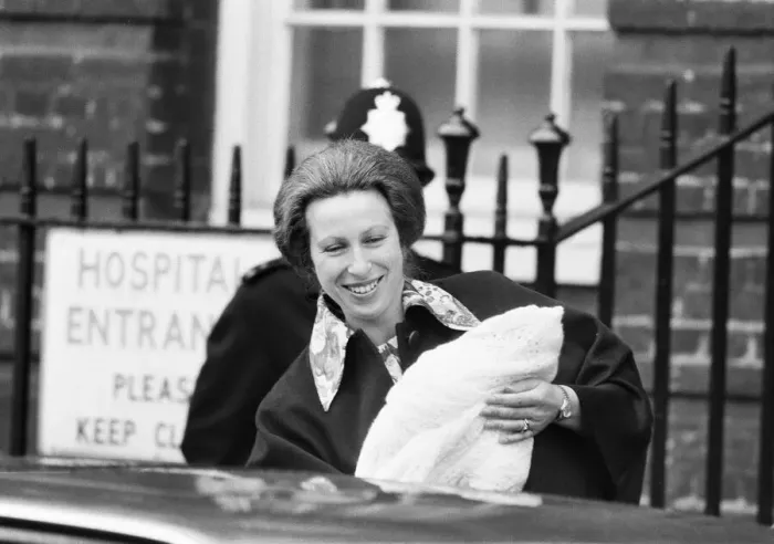 Framed Print : Her Royal Highness Anne leaves St Marys Hospital in Paddington