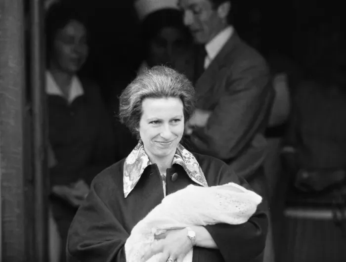 Framed Print : Her Royal Highness Anne leaves St Marys Hospital in Paddington Framed Print : Her Royal Highness Anne leaves St Marys Hospital in Paddington