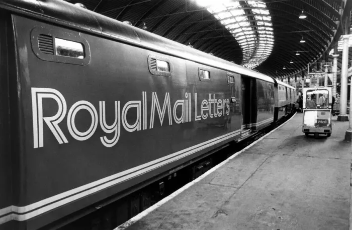 Framed Print : The Royal Mail Letters carriage at Newcastle Central Station on 13th May 1987