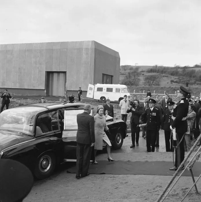 Framed Print : The Royal Mint in Llantrisant, Pontyclun, South Wales, was officially opened by The Queen