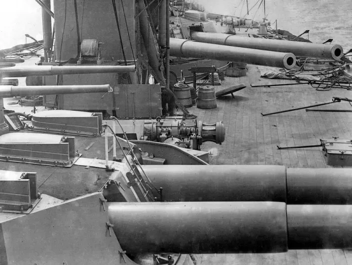 Framed Print : Royal Navy dreadnought on patrol in the North Sea clears her deck ready for action Framed Print : Royal Navy dreadnought on patrol in the North Sea clears her deck ready for action