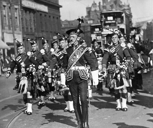 The Royal Scots morching to Fenham Barracks, Newcastle, after their arrival