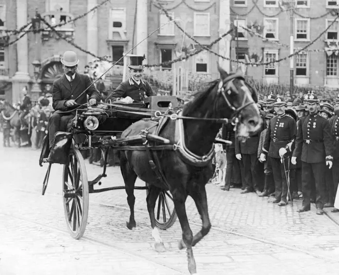 Framed Print : Royal servant seen here on a jaunting car in Dublin Circa July 1911 Framed Print : Royal servant seen here on a jaunting car in Dublin Circa July 1911