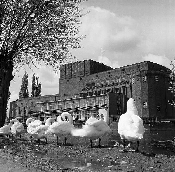 Royal Shakespeare Theatre, Stratford-upon-Avon, Warwickshire. 27th April 1961