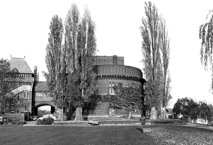 Framed Print : The Royal Shakespeare Theatre, Stratford-upon-Avon 4th November 1975 Framed Print : The Royal Shakespeare Theatre, Stratford-upon-Avon 4th November 1975