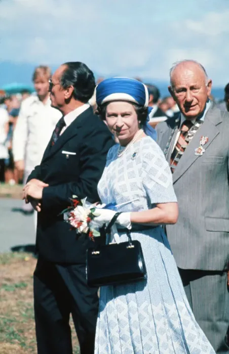 Framed Print : Royal Silver Jubilee Tour in New Zealand 22 February - 7 March 1977